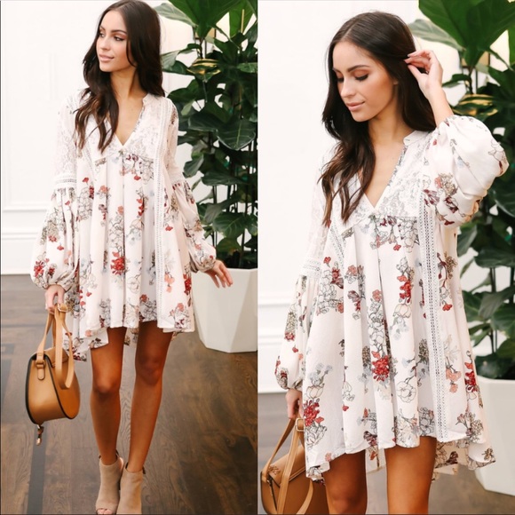 Vici Dresses & Skirts - *Last One* Floral Balloon Sleeve Mini